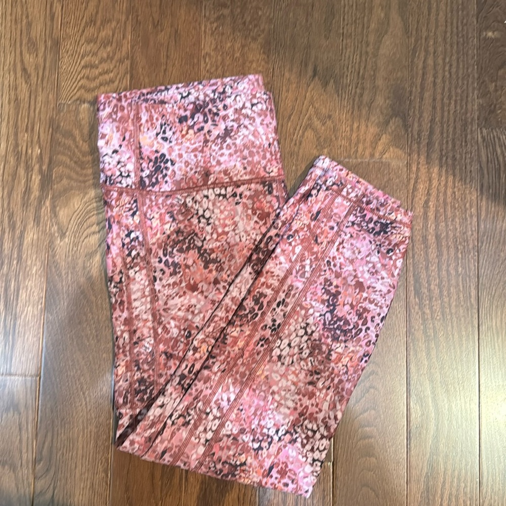 Athleta Ultimate Stash Tight 7/8 - Multi Pink Splash Print XL